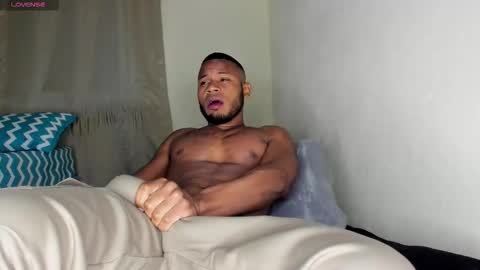 Snapshot of thiagosantos_ chatting on November 29, 2025, 4:37 am Thiago Instagram online show from November 29, 2025, 4:37 am