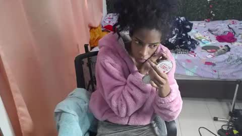 thiana_horny online show from June 13, 2026, 2:15 pm