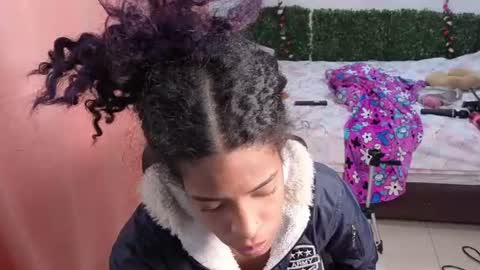 thiana_horny online show from June 27, 2026, 1:17 pm