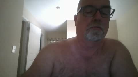 Snapshot of thickwhiteload chatting on December 3, 2025, 8:40 pm thickwhiteload online show from December 3, 2025, 8:40 pm