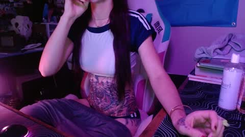 snacks online show from December 4, 2024, 9:46 pm