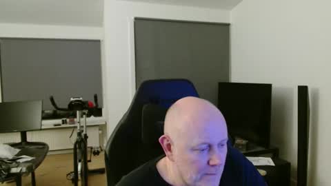 thomas315627 online show from April 1, 2026, 9:45 pm