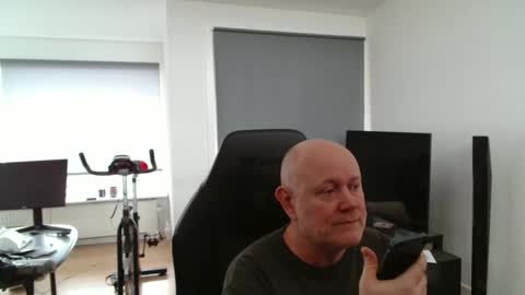 thomas315627 online show from April 3, 2026, 10:13 am