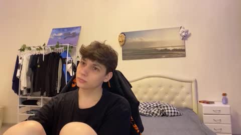 Snapshot of thomas617826 chatting on October 15, 2025, 9:04 pm Thomas Hill online show from October 15, 2025, 9:04 pm