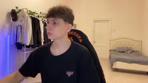 Snapshot of thomas617826 chatting on November 28, 2025, 7:27 pm Thomas Hill online show from November 28, 2025, 7:27 pm