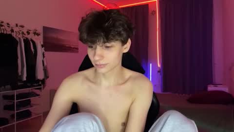 Snapshot of thomas617826 chatting on February 28, 2026, 10:00 pm Thomas Hill online show from February 28, 2026, 10:00 pm