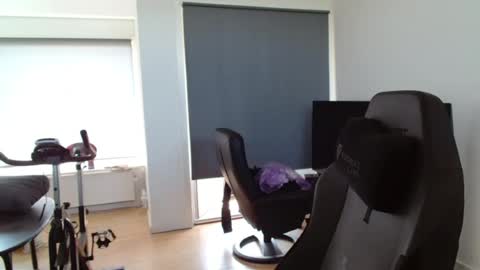 Snapshot of thomas806035 chatting on July 10, 2026, 1:03 pm thomas806035 online show from July 10, 2026, 1:03 pm