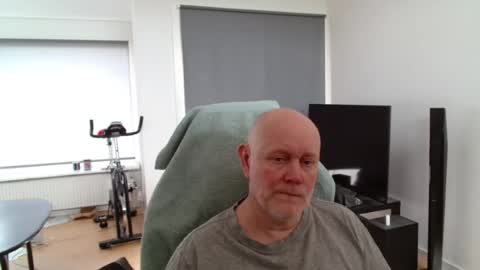 Snapshot of thomas806035 chatting on July 25, 2026, 10:57 am thomas806035 online show from July 25, 2026, 10:57 am