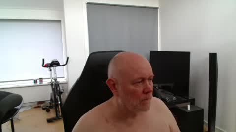 Snapshot of thomas806035 chatting on August 2, 2026, 9:52 am thomas806035 online show from August 2, 2026, 9:52 am