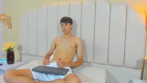 thomas_dikey online show from April 5, 2026, 2:47 pm