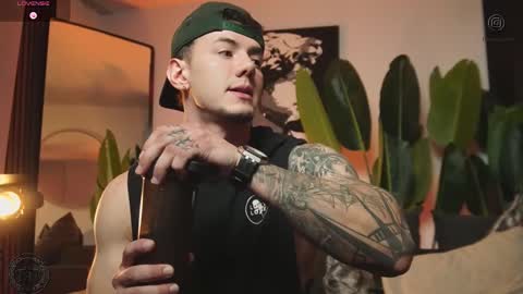 Thomas Falcon online show from January 18, 2026, 1:20 am