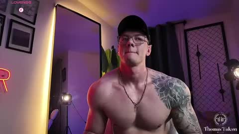Snapshot of thomas_falcon1 chatting on June 9, 2026, 12:33 am Thomas Falcon online show from June 9, 2026, 12:33 am