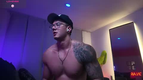 Snapshot of thomas_falcon1 chatting on July 12, 2026, 1:07 am Thomas Falcon online show from July 12, 2026, 1:07 am