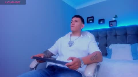 Thomas online show from November 30, 2025, 2:10 pm