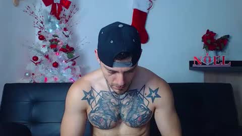 Snapshot of thomashoward31 chatting on December 18, 2025, 11:38 am Thomas online show from December 18, 2025, 11:38 am