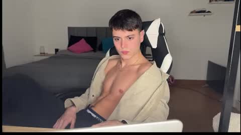 Snapshot of thomassex0 chatting on July 2, 2026, 4:29 am Thomas online show from July 2, 2026, 4:29 am