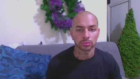 thomas  smith online show from February 12, 2025, 7:13 pm