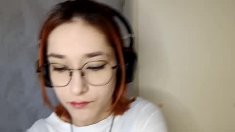 Snapshot of thomasvicknair chatting on November 29, 2025, 11:13 am Lina online show from November 29, 2025, 11:13 am