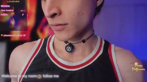 Thom Klein online show from October 23, 2025, 7:34 pm