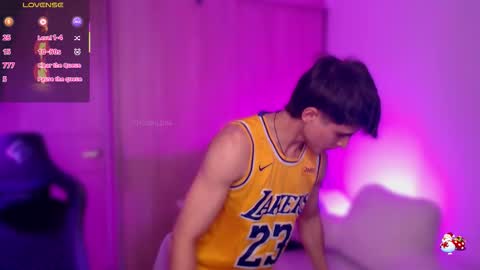 Thom Klein online show from November 26, 2025, 7:04 pm