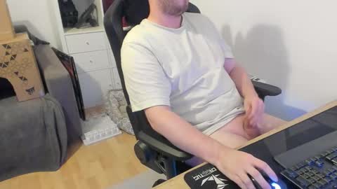 Snapshot of thommy2008 chatting on October 8, 2025, 2:14 pm thommy2008 online show from October 8, 2025, 2:14 pm