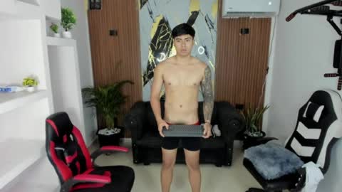 thomson_hot01 online show from April 18, 2026, 4:27 am