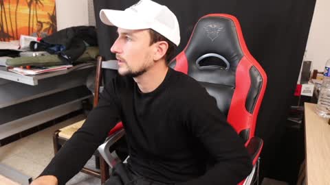 Thony Grey online show from December 1, 2024, 8:20 pm