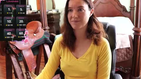 Snapshot of thornbury_rose chatting on February 16, 2025, 7:16 pm ThornburyRose online show from February 16, 2025, 7:16 pm