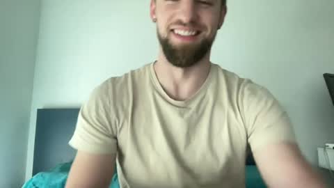 Snapshot of thyle chatting on June 25, 2026, 8:35 pm Thyle online show from June 25, 2026, 8:35 pm