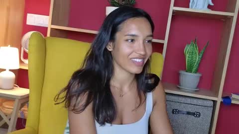 tia_j online show from June 3, 2026, 3:39 pm