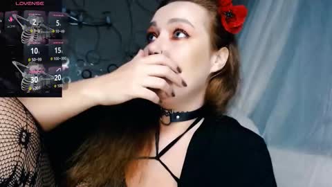 tiameow online show from October 30, 2025, 8:09 pm