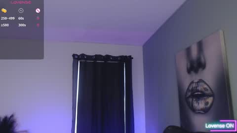 Tia Bella online show from April 13, 2026, 7:41 pm