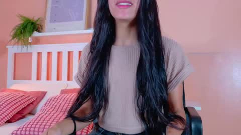 Snapshot of tiana_cinnamon chatting on September 23, 2025, 7:28 pm TIANA  online show from September 23, 2025, 7:28 pm