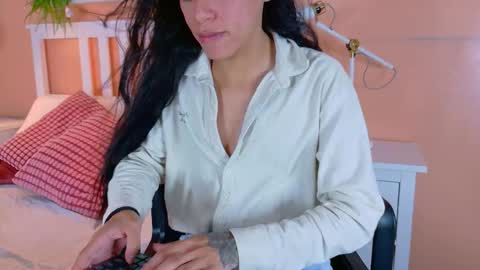 Snapshot of tiana_cinnamon chatting on September 25, 2025, 7:39 pm TIANA  online show from September 25, 2025, 7:39 pm