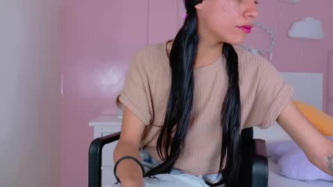 Snapshot of tiana_cinnamon chatting on September 29, 2025, 8:02 pm TIANA  online show from September 29, 2025, 8:02 pm