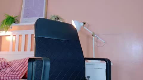 Snapshot of tiana_cinnamon chatting on October 4, 2025, 7:34 pm TIANA  online show from October 4, 2025, 7:34 pm