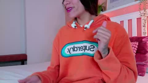 Snapshot of tiana_cinnamon chatting on October 8, 2025, 7:33 pm TIANA  online show from October 8, 2025, 7:33 pm