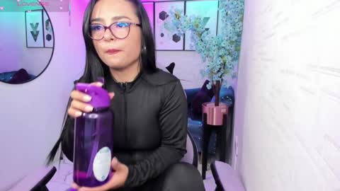 Tiara  online show from April 12, 2026, 3:28 pm