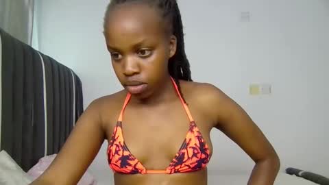 Snapshot of tiara_t chatting on February 15, 2026, 7:51 am Tiara online show from February 15, 2026, 7:51 am