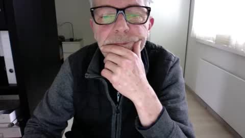 Snapshot of tiburzio chatting on February 11, 2025, 12:16 pm tiburzio online show from February 11, 2025, 12:16 pm