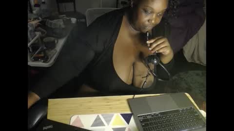 Snapshot of tierrahenri chatting on October 25, 2025, 5:48 am Tierra Henri online show from October 25, 2025, 5:48 am