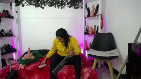 Tifanny Nails  online show from April 4, 2026, 12:46 pm