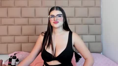 Tifanny  online show from May 15, 2026, 11:50 am