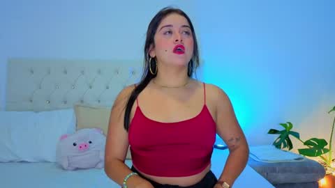 Snapshot of tifany__ross chatting on June 12, 2026, 8:19 pm Tiff3 online show from June 12, 2026, 8:19 pm