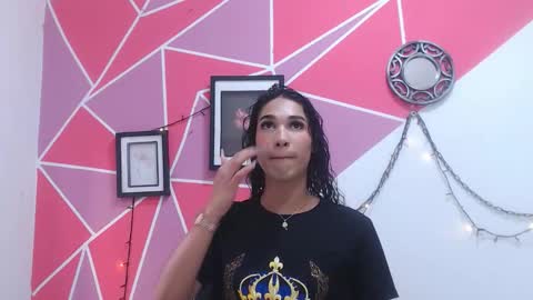 tifany_adamss online show from November 17, 2025, 8:25 pm