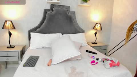 Snapshot of tifanytaylor1_ chatting on December 14, 2024, 6:46 am TIFF online show from December 14, 2024, 6:46 am