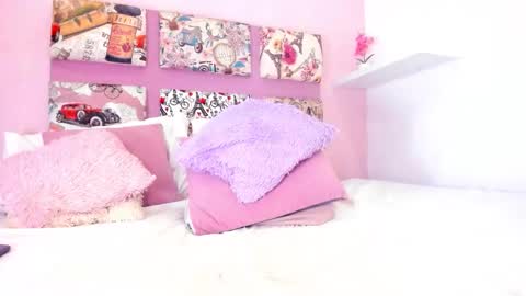 Tiffanny online show from September 14, 2025, 1:05 am