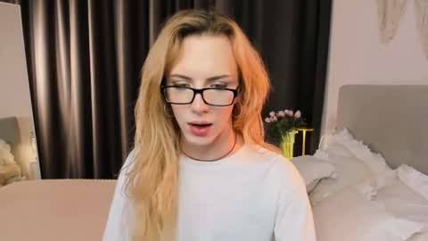 Snapshot of tiffany_king chatting on March 22, 2026, 3:37 pm Tiffany online show from March 22, 2026, 3:37 pm