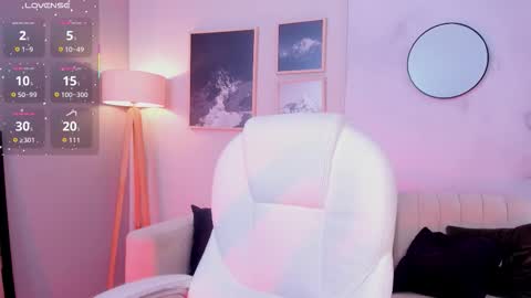 tiffany_low online show from December 1, 2025, 1:16 pm