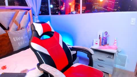 tiffany_sander online show from January 27, 2025, 7:45 am